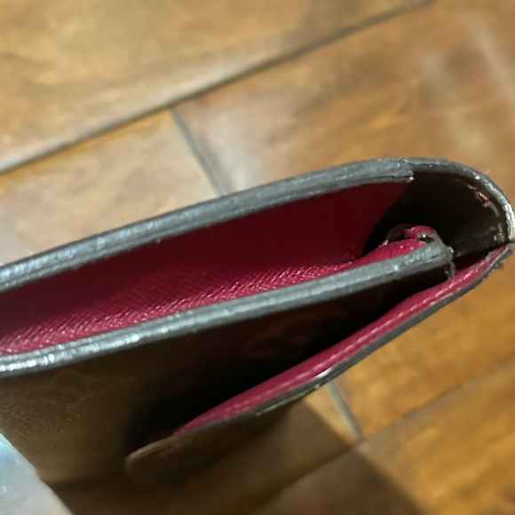 Louis Vuitton Emilie wallet ! - Picture 7 of 8